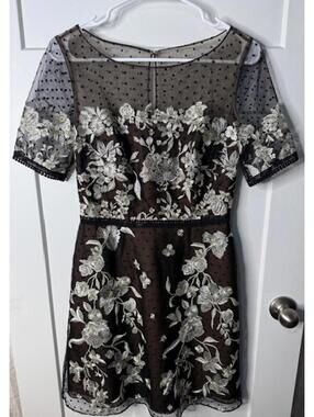 Marchesa Notte black emboidered floral cocktail dress size 4 velvet dots sheer